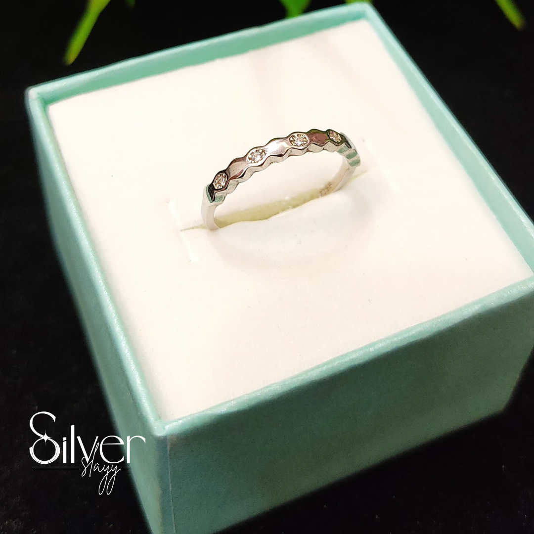 Sterling Silver Wave Pattern Ring ā Minimalist & Elegant Jewelry for Women
