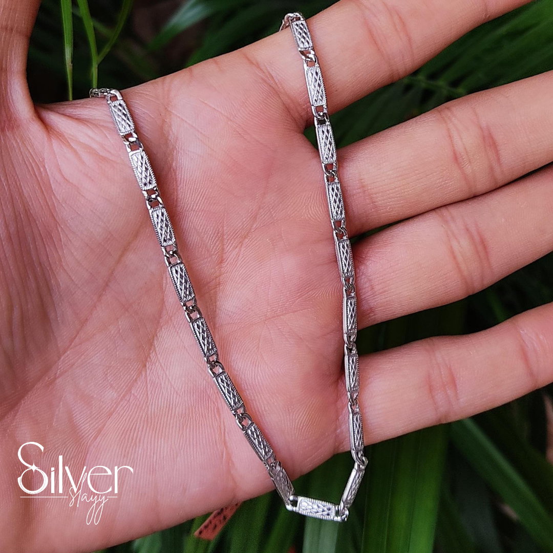 Men's Intricately Designed Silver Chain - Sophisticated and Unique Accessory