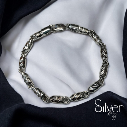 Men's Twisted Link Silver Bracelet - Bold and Stylish Accessory