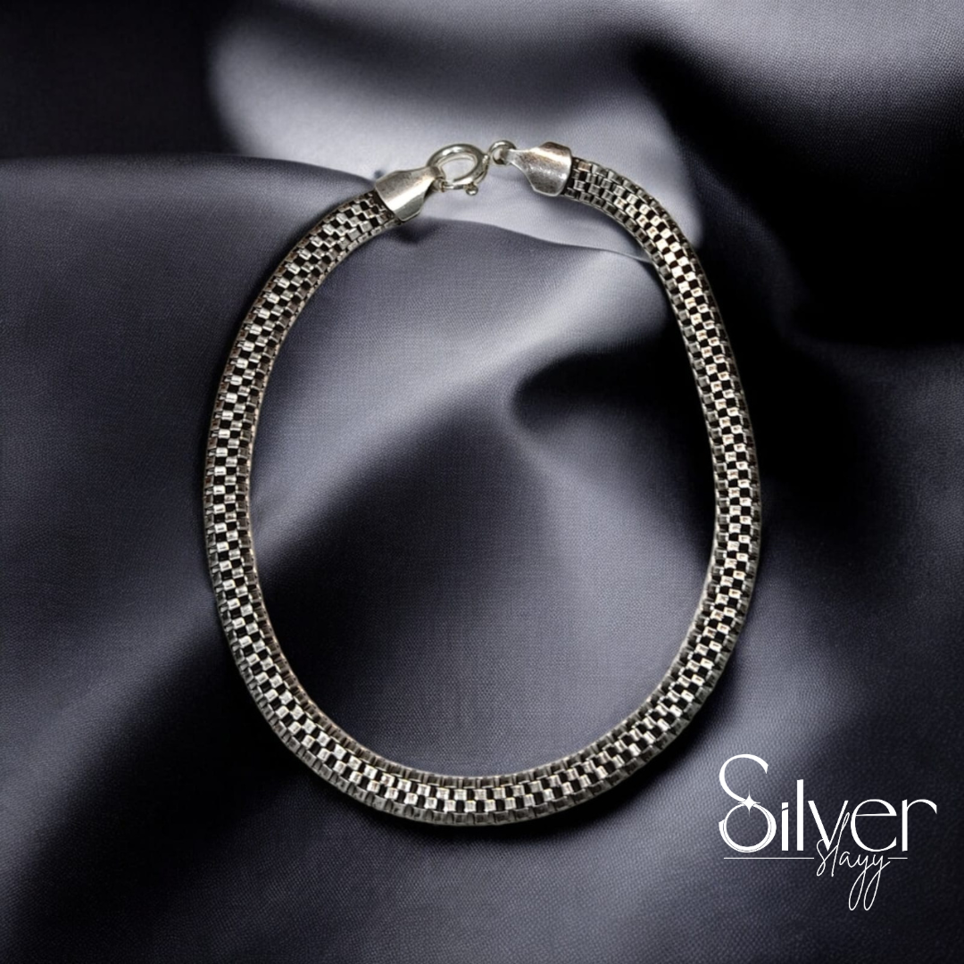 Men's Mesh-Style Silver Bracelet - Sleek and Modern Accessory
