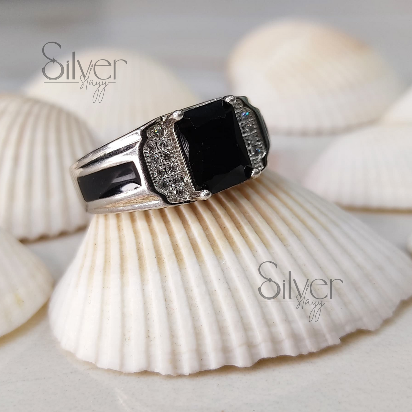 Men's Ring with Bold Black Onyx and Crystal Accents – Stylish Statement Jewelry