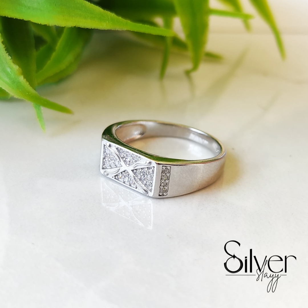 Men's 925 Sterling Silver Ring with Unique Stone Pattern – Stylish & Durable