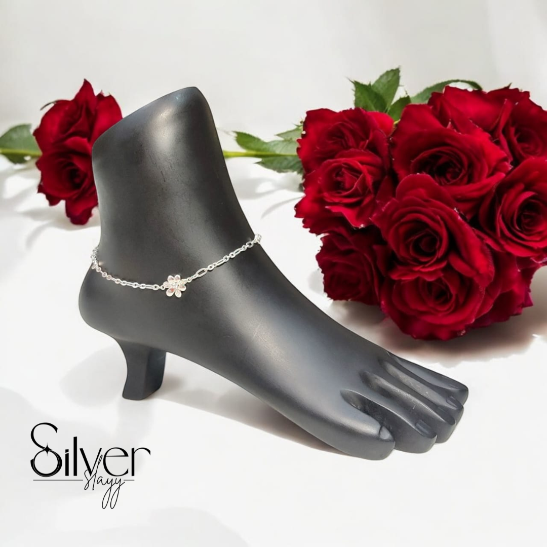 925 Sterling Silver Floral Charm Anklet – Elegant Chain Design
