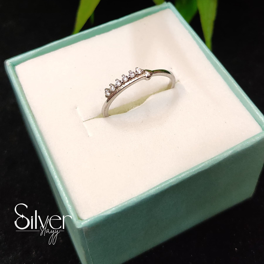 Stacking Crown Ring – Minimalist & Elegant Jewelry for Women