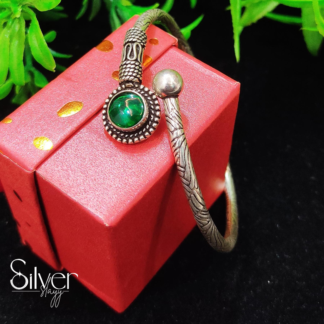 Classic Round-Shaped Oxidized Kada for Women – Ideal for Festive Occasions