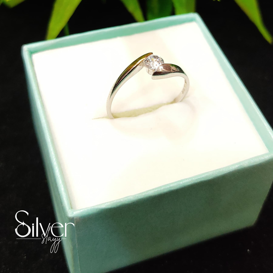 Sterling Silver Solitaire Ring – Minimalist & Elegant Design for Girls