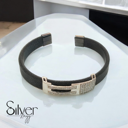 Men's Adjustable Black Mesh Bracelet - Sleek and Elegant Design