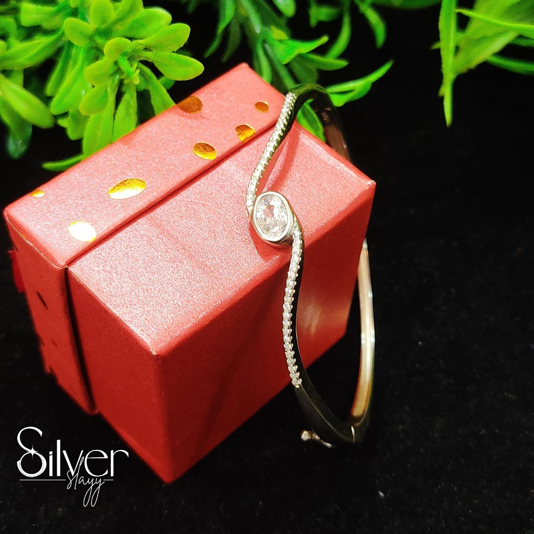 Premium 925 Silver Oval Kada Bracelet – Timeless Indian Accessory for Her