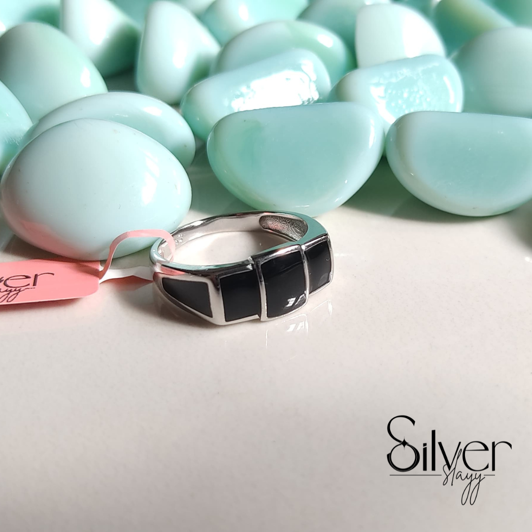 Men's Sterling Silver Ring with Black Stone Detailing – Bold & Stylish