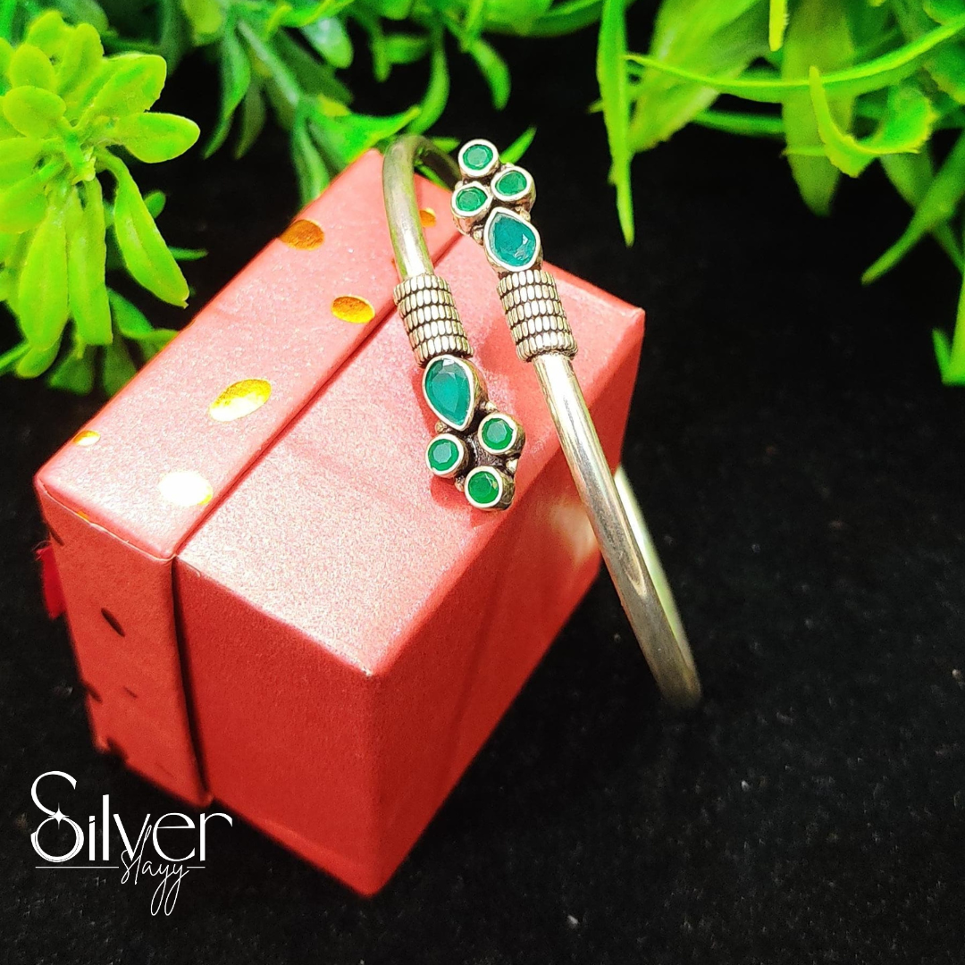 Premium Oxidized Round Kada Bracelet – Timeless Indian Accessory for Her