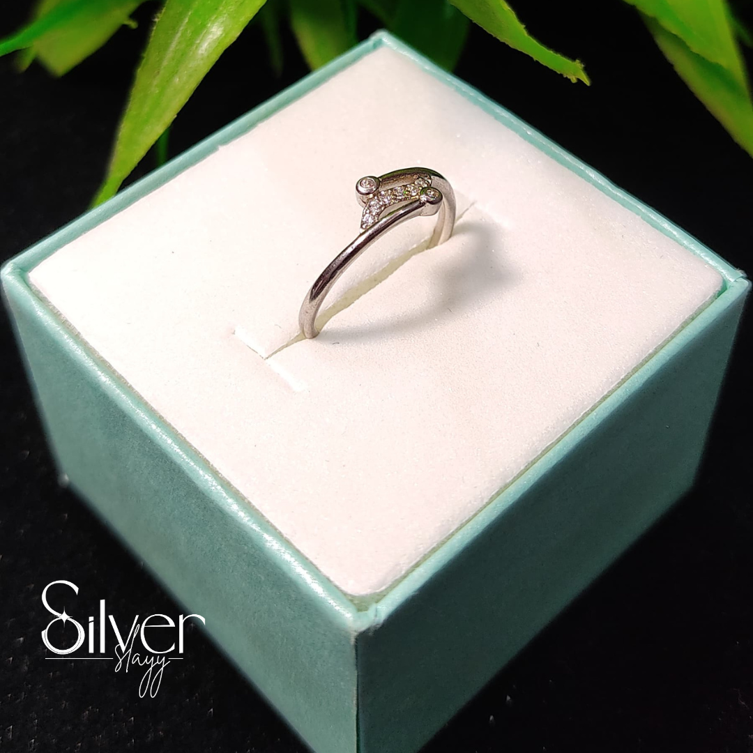 Sterling Silver Curved Ring – Minimalist & Unique Jewelry for Women