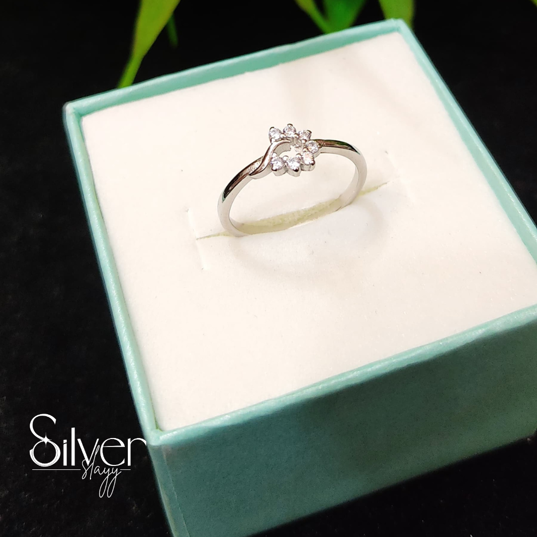 925 Sterling Silver Floral Blossom Ring – Delicate & Elegant Jewelry for Women