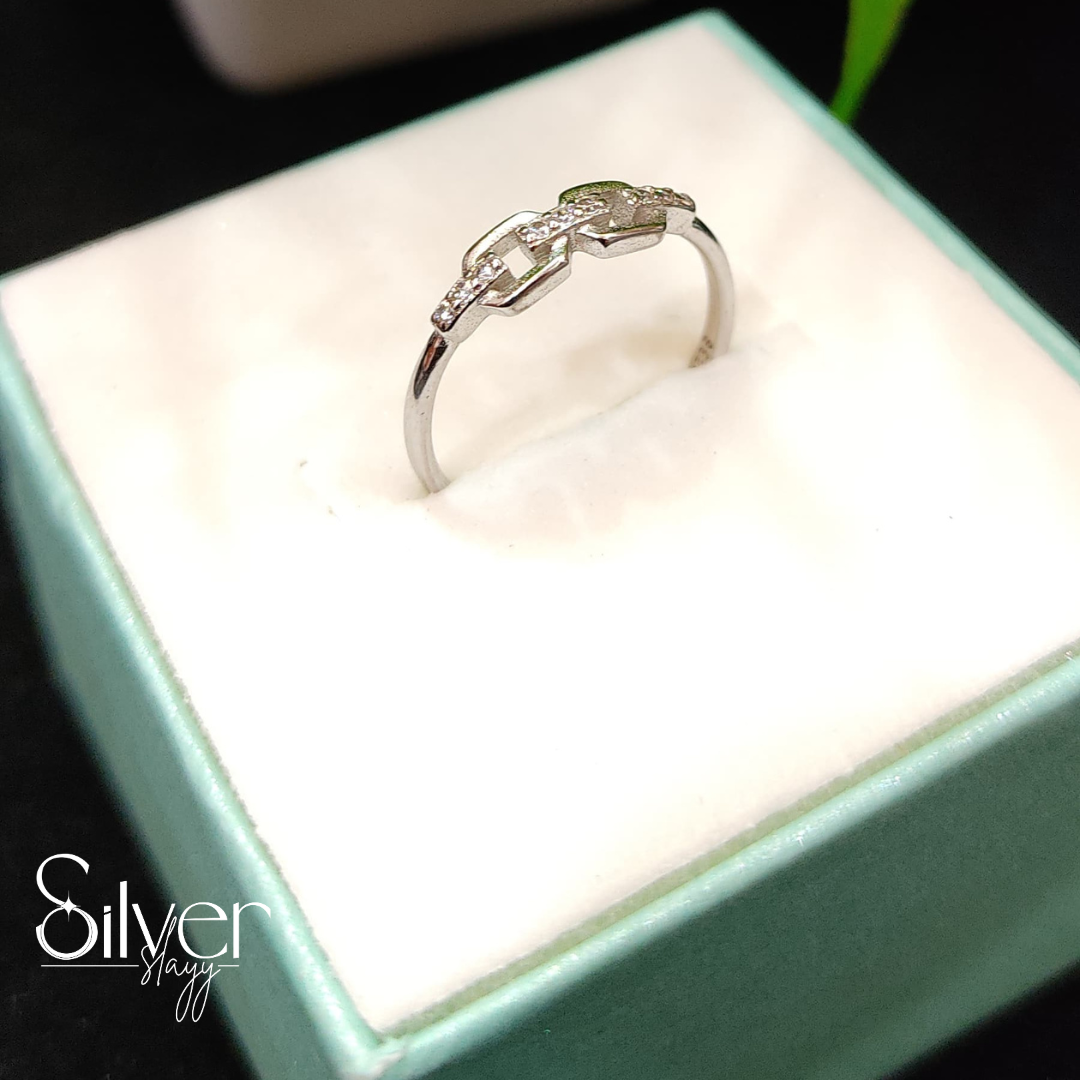 Sterling Silver Chain Link Ring – Trendy & Modern Jewelry for Women