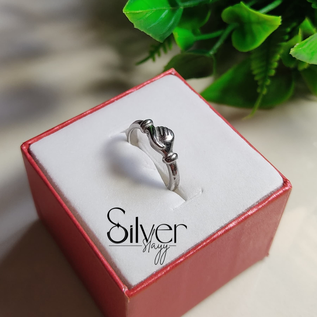 🤝 Promise Bond Ring – 925 Silver Holding Hands Ring for Couples 💍