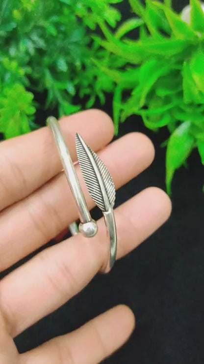 Exquisite Oval-Shaped 925 Silver Kada for Women – Perfect Blend of Tradition and Style