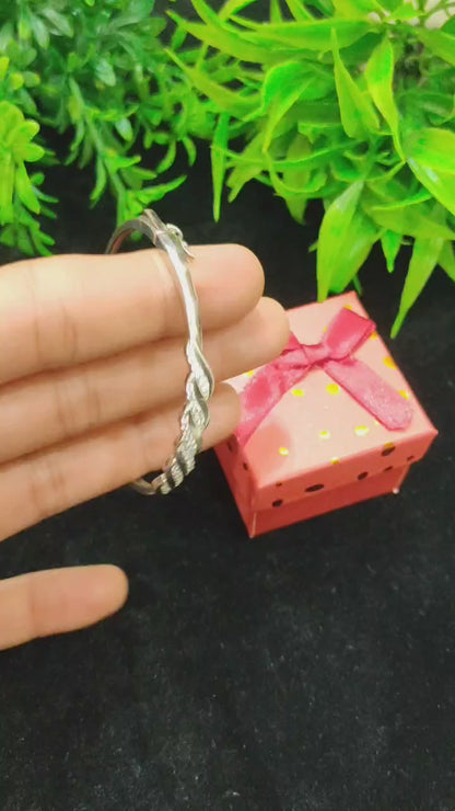 Sterling Silver Oval Kada Bracelet for Women – Blend of Tradition and Elegance