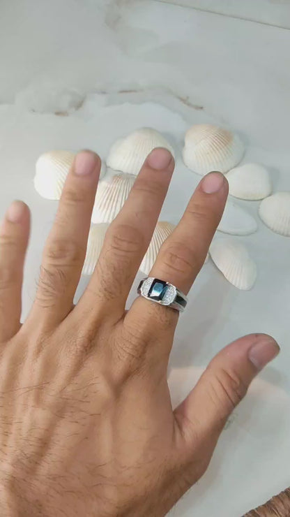 Men's Ring with Bold Black Onyx and Crystal Accents – Stylish Statement Jewelry