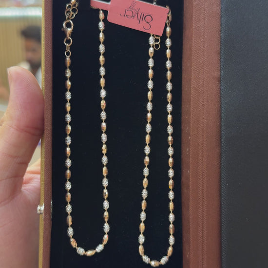 Video showcasing a 925 Sterling Silver beaded anklet in a luxury gift box with a detailed close-up of the polished bead design.