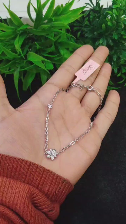Italian 92.5% Silver Floral Charm Anklet – Elegant & Minimalist (10.25 Inches)