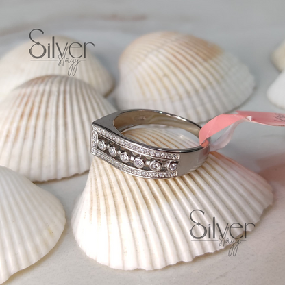 Men's 925 Sterling Silver Ring with Row of Round Crystals – Unique and Contemporary Style